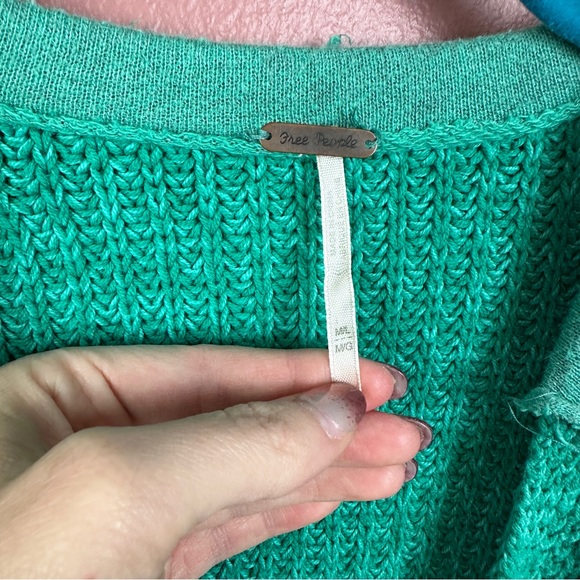 Free People oversized green knit v-neck sweater size medium/large M/L - Picture 4 of 8